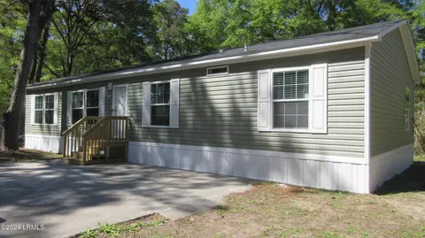 1614 Columbia Dr, Beaufort, SC 29906