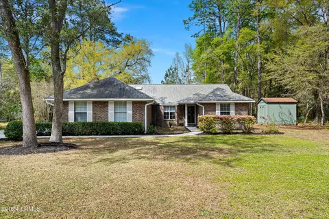 6 Royal Pines Blvd, Beaufort, SC 29907