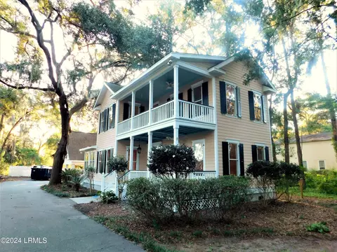9 Meridian Rd, Beaufort, SC 29907