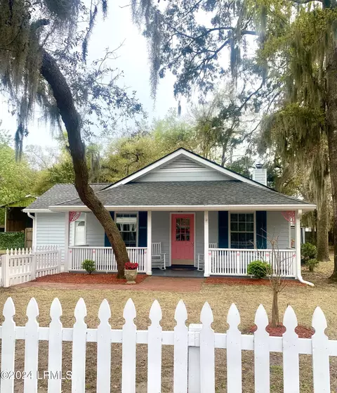 1107 Laurel St, Port Royal, SC 29935