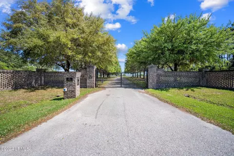 15 Reserve Dr, Seabrook, SC 29940