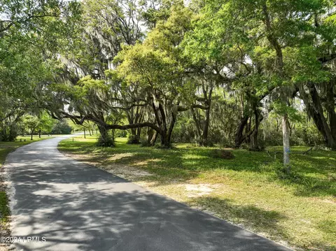 715 Distant Island Dr, Beaufort, SC 29907