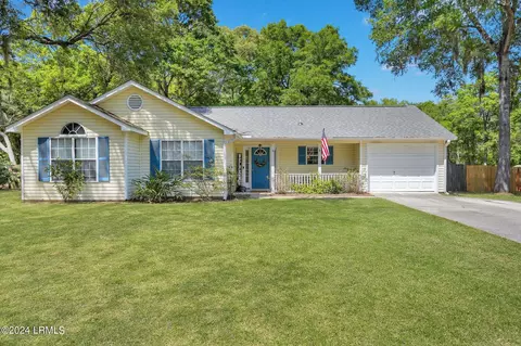 8 Le Moyne Dr, Beaufort, SC 29907