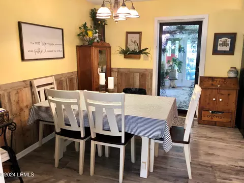 Dining - 1202 Holly St W, Hampton, SC 29924 photo 1 of 1