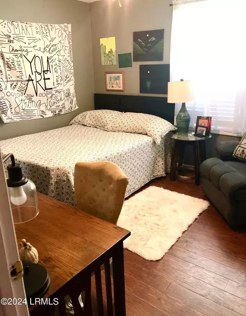Living - 1202 Holly St W, Hampton, SC 29924 photo 3 of 3