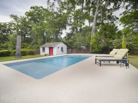 2505 Azalea Dr, Beaufort, SC 29902