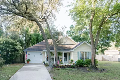 18 Cedar Crest Cir, Beaufort, SC 29907