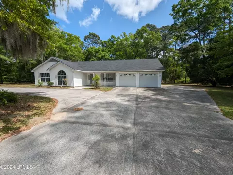 51 Marsh Dr, Beaufort, SC 29907