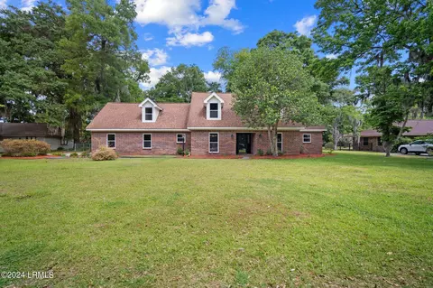 11 Chesterfield Dr, Beaufort, SC 29906