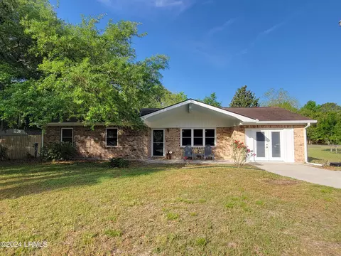 1 Buck Rd, Beaufort, SC 29907