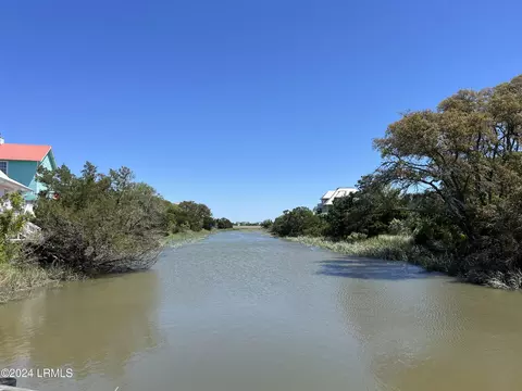 108 Harbour Key Dr, Saint Helena Island, SC 29920