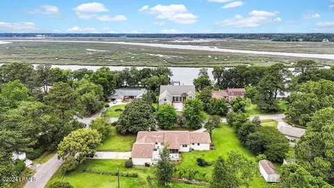 1703 Riverside Dr, Beaufort, SC 29902