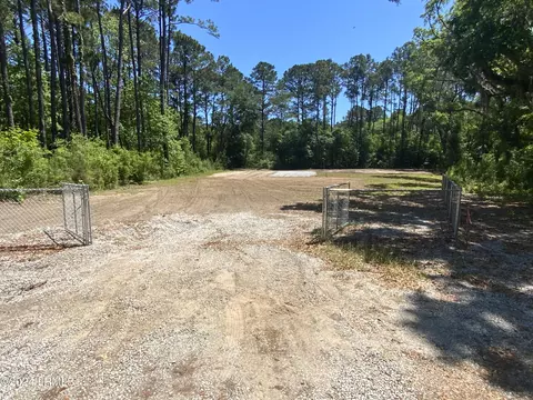 689 Seaside Rd, Saint Helena Island, SC 29920