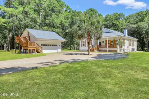 91 Holly Hall Rd, Beaufort, SC 29907