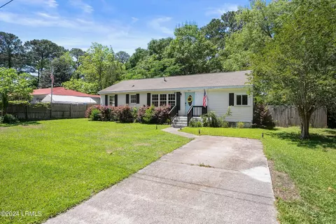 818 Paul Dr, Beaufort, SC 29902