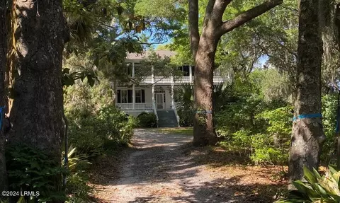 411 Bayard St, Beaufort, SC 29902