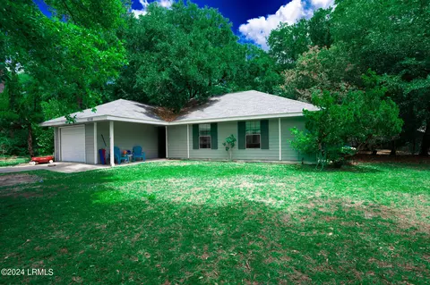 4398 Pinewood Cir, Beaufort, SC 29906