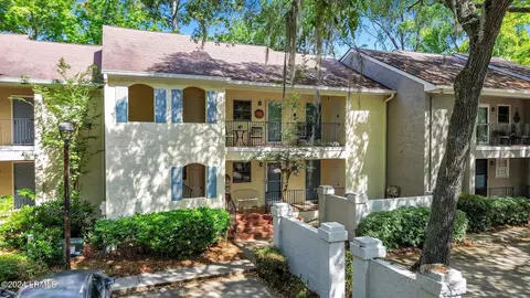 4 Wimbledon Ct #107, Hilton Head Island, SC 29928