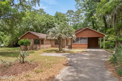 8 Bobwhite Ct, Beaufort, SC 29907