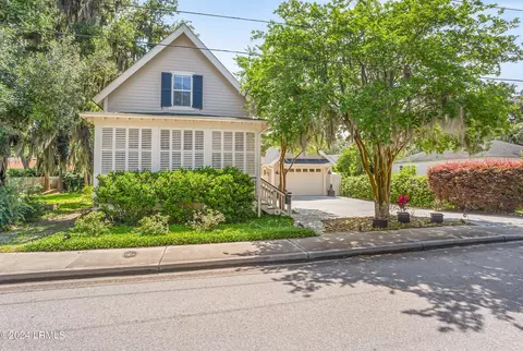 521 Ribaut Rd, Beaufort, SC 29902