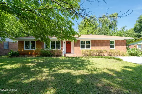 1806 Centerview Dr, Beaufort, SC 29902