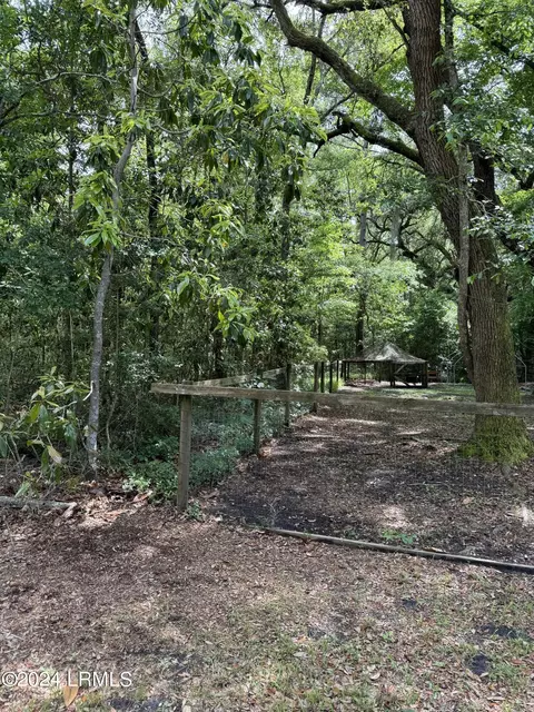 34 Harris Ln # -D, Saint Helena Island, SC 29920