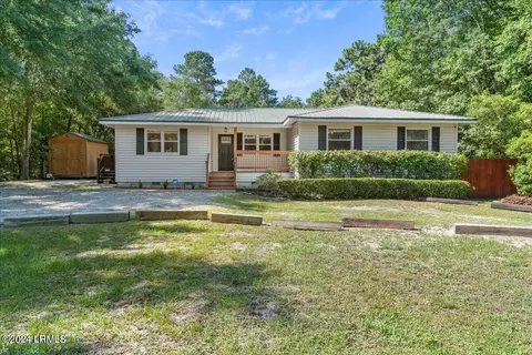 22 Holly Hall Rd, Beaufort, SC 29907