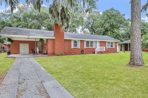 3006 Hickory St, Beaufort, SC 29906