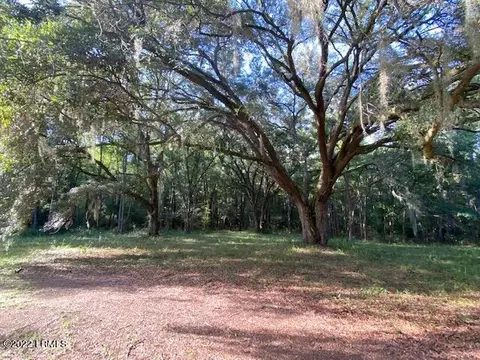 51 Mary Smalls Rd, Saint Helena Island, SC 29920