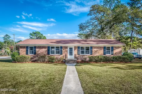 210 Iris Dr, Walterboro, SC 29488