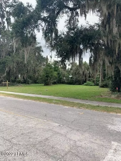 904 14th St, Port Royal, SC 29935
