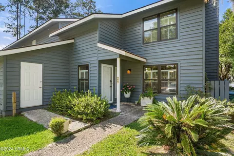 28 Battery Ln, Beaufort, SC 29902