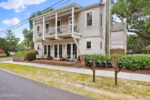905 16th St #1, Port Royal, SC 29935