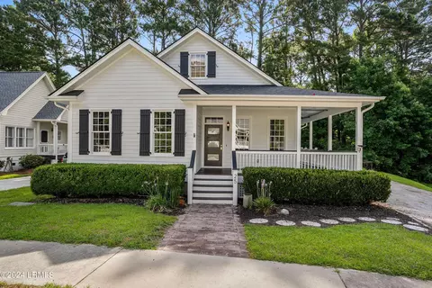 25 Brisbane Dr, Beaufort, SC 29902
