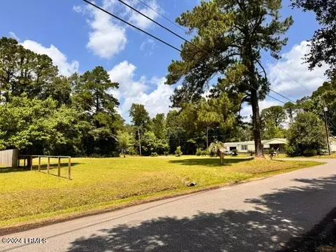 21 Capehart Dr, Beaufort, SC 29906