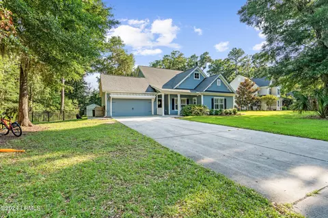 15 Laughing Gull Dr, Beaufort, SC 29907