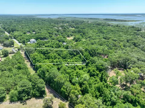 559 Seaside Rd, Saint Helena Island, SC 29920