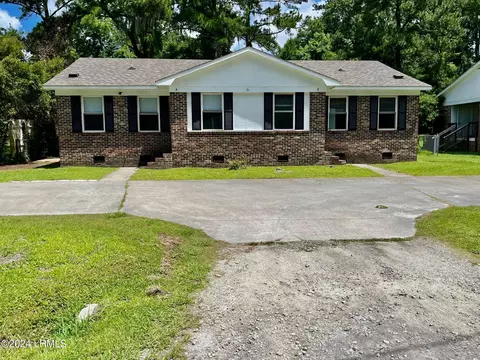 31 A B Harding St, Burton, SC 29906