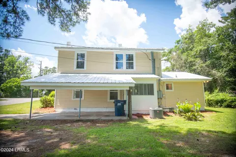 Exterior - 407 Elm St E, Hampton, SC 29924 photo 1 of 4