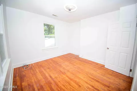 Bedroom - 407 Elm St E, Hampton, SC 29924 photo 3 of 3