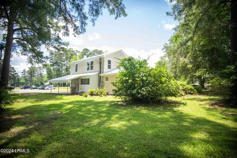 Exterior - 407 Elm St E, Hampton, SC 29924 photo 3 of 4