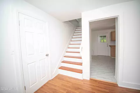 Entry Way - 407 Elm St E, Hampton, SC 29924 photo 2 of 2