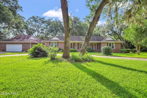 25 Stuart Town Ct, Beaufort, SC 29902