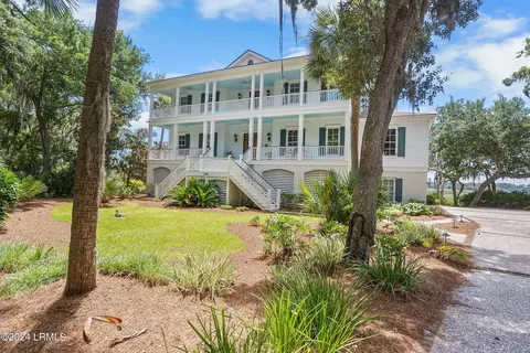 301 De La Gaye Pt, Beaufort, SC 29902