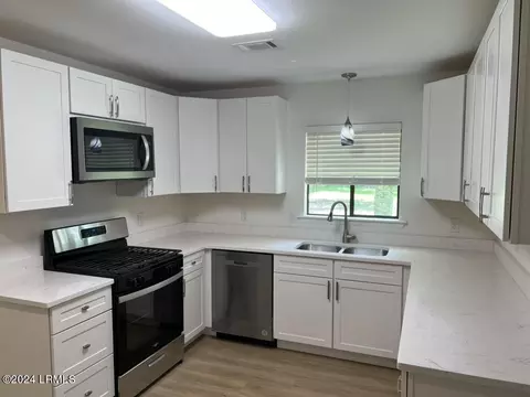 3058 Mink Point Blvd, Beaufort, SC 29902