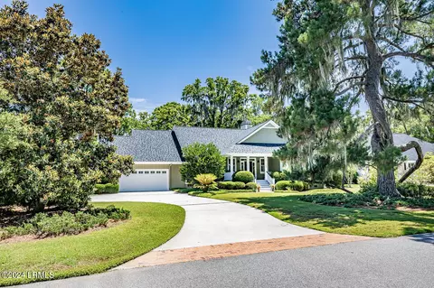 1408 Gleasons Landing Dr, Saint Helena Island, SC 29920