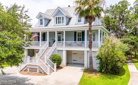 82 Petigru Dr, Beaufort, SC 29902