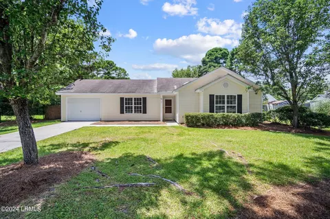 62 Pelican Cir, Beaufort, SC 29906