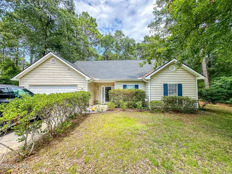 47 Marsh Dr, Beaufort, SC 29907