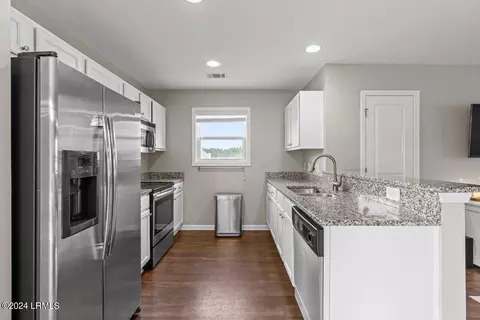 2 E Park Loop, Bluffton, SC 29910 photo 9